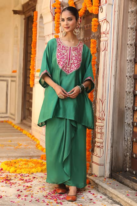 Amoree india Green Silk Embroidery Round Neck Hayaat Kaftan Set 