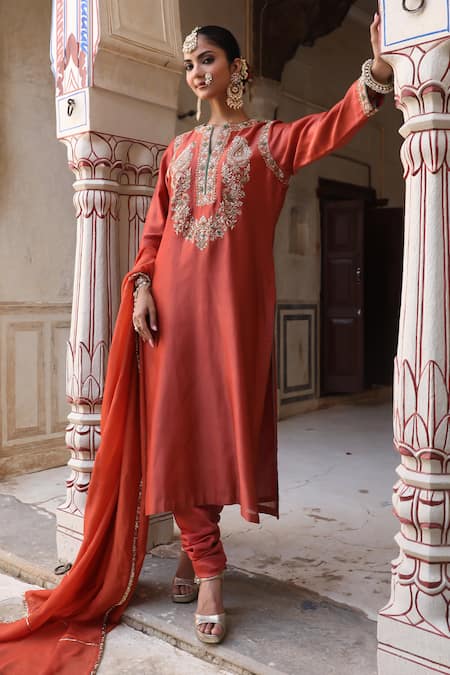 Buy_Amoree by Shikha Chaudhry_Rust Silk Embroidery, Zari, Gota Patti Split V-neck Sahiba Kurta Set _Online_at_Aza_Fashions