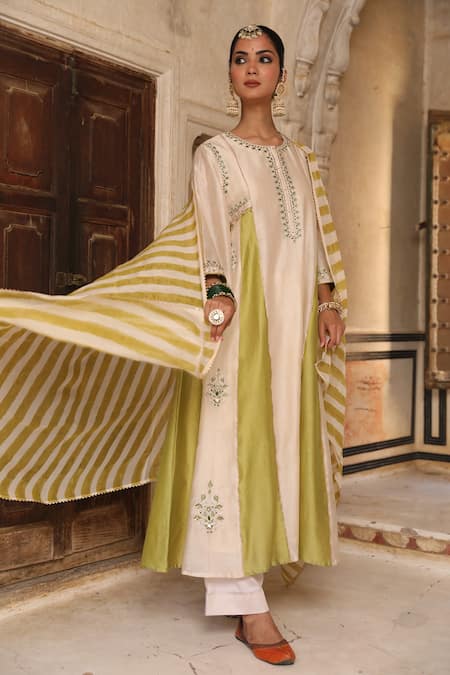Buy_Amoree by Shikha Chaudhry_Ivory Silk Embroidery, Sequins Round Neck Mishthi Gathered Kurta Set _Online_at_Aza_Fashions