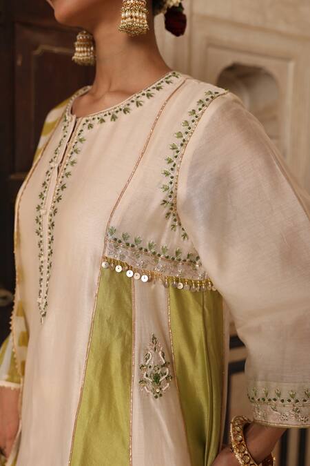 Buy_Amoree by Shikha Chaudhry_Ivory Silk Embroidery, Sequins Round Neck Mishthi Gathered Kurta Set 