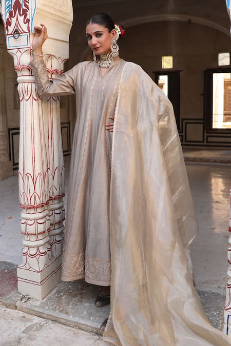 Shop_Amoree by Shikha Chaudhry_Gray Silk Embroidery V-neck Pal Anarkali With Dupatta _Online_at_Aza_Fashions