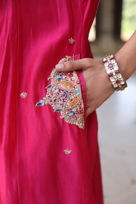 Amoree by Shikha Chaudhry_Pink Silk Embroidery, Foil Printing, Zari Mandarin Collar Laxmi Rani Suit Set _at_Aza_Fashions