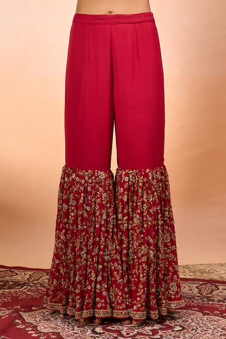 Alaya Advani_Red Georgette Embroidery, Zari V-neck Floral Hand Kurta Sharara Set _at_Aza_Fashions