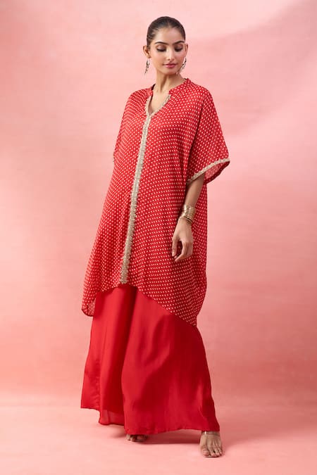 Alaya Advani_Red Satin, Georgette Embroidery V-neck Bandhani Kurta And Palazzo Set _at_Aza_Fashions
