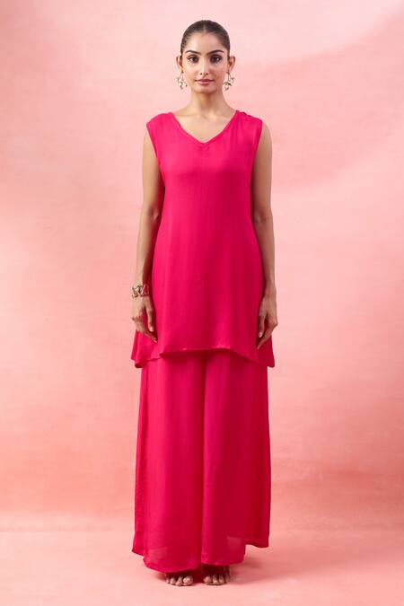 Shop Alaya Advani Pink Georgette Embroidery Split V-neck Bandhani Kurta And Flared Pant Set Online at Aza Fashions Shop_Alaya Advani_Pink Georgette Embroidery Split V-neck Bandhani Kurta And Flared Pant Set _Online_at_Aza_Fashions