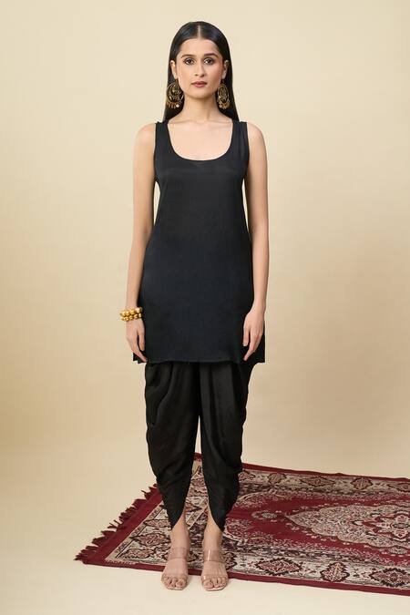 Alaya Advani_Black Georgette Notched Neck Embroidered Cape And Dhoti Pant Set _Online_at_Aza_Fashions