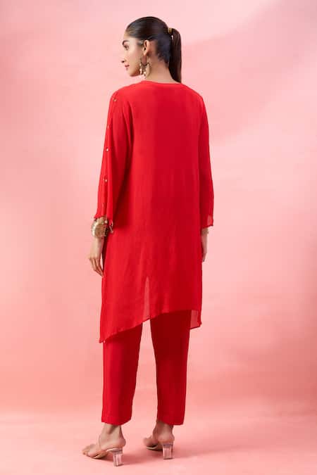 Alaya Advani Embroidered High-Low Kurta & Pant Set 