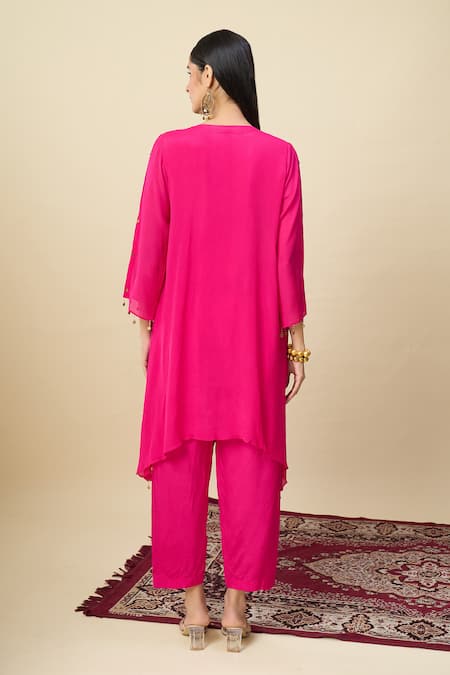 Alaya Advani High-Low Embroidered Yoke Kurta & Pant Set 