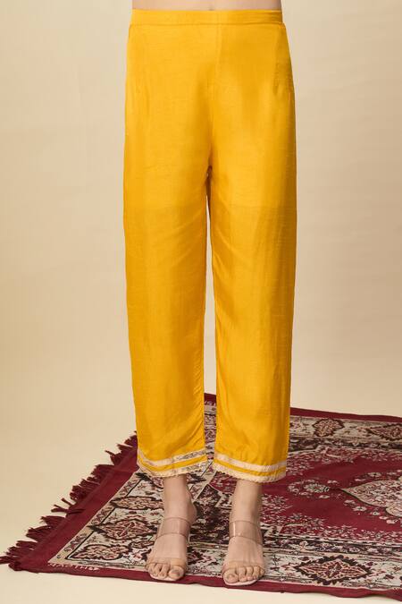 Alaya Advani_Yellow Crepe Embroidery, Beads, Tassels V-neck Yoke Kurta And Pant Set _Online_at_Aza_Fashions