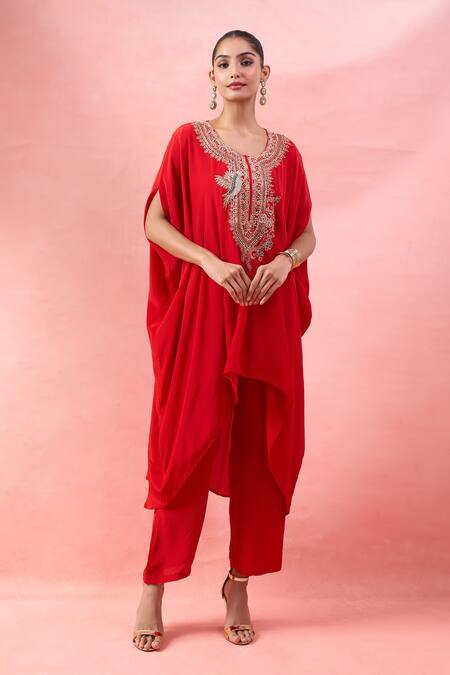 Alaya Advani_Red Crepe Embroidery Round Neck Yoke Cape Kurta And Pant Set _at_Aza_Fashions