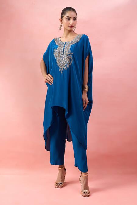 Buy_Alaya Advani_Blue Crepe Embroidery Round Neck Cape Kurta And Pant Set _Online_at_Aza_Fashions