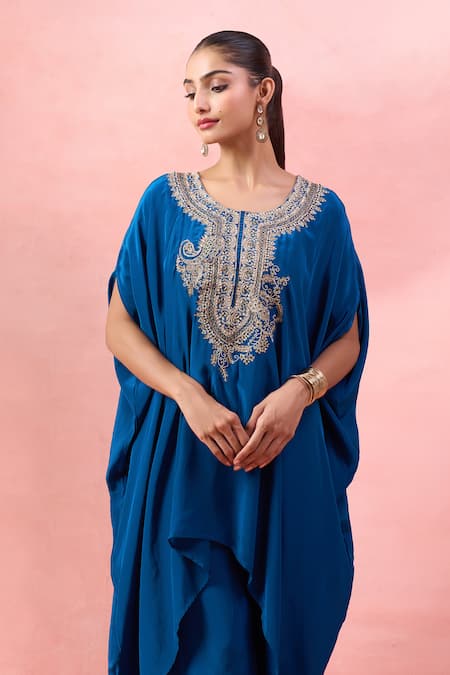 Alaya Advani_Blue Crepe Embroidery Round Neck Cape Kurta And Pant Set _at_Aza_Fashions