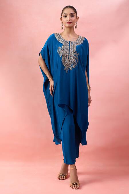 Buy_Alaya Advani_Blue Crepe Embroidery Round Neck Cape Kurta And Pant Set 