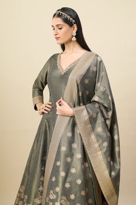 Shop_Alaya Advani_Gray Georgette Embroidery, Zari Shimmer Anarkali With Floral Butti Dupatta 