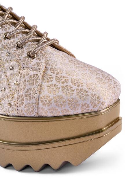 Shop_Anaar_Off White Pitara Wedge Embroidered Sneakers 