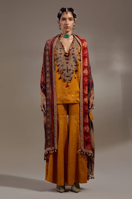 Shop Aseem Kapoor Red Silk Tassels Patti Pattern Dupatta Online at Aza Fashions Shop_Aseem Kapoor_Red Silk Tassels Patti Pattern Dupatta _Online_at_Aza_Fashions