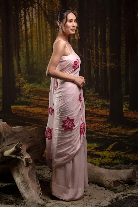 Harshita Jain Embroidered Saree With Unstitched Blouse 