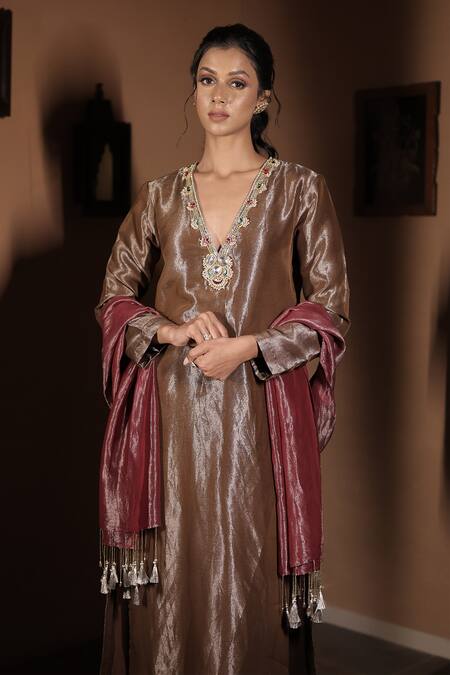 Buy_Vana Ethnics_Brown Tissue Gemstones, Pearls, The Tamra Sundari Neckline Embroidered Kurta Set _Online_at_Aza_Fashions