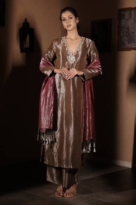 Shop_Vana Ethnics_Brown Tissue Gemstones, Pearls, The Tamra Sundari Neckline Embroidered Kurta Set _Online_at_Aza_Fashions