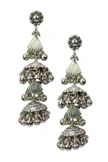 Vaidaan Sira Embellished Earrings 