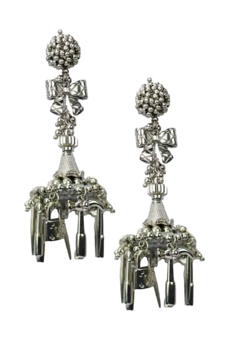 Vaidaan Meha Embellished Earrings 