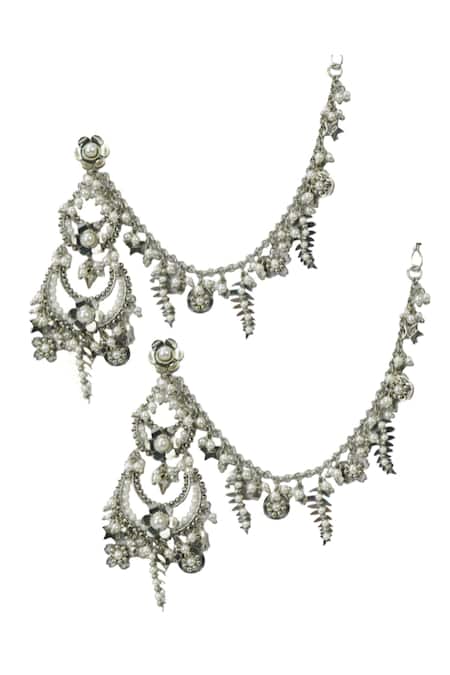 Vaidaan Tiya Embellished Earrings 