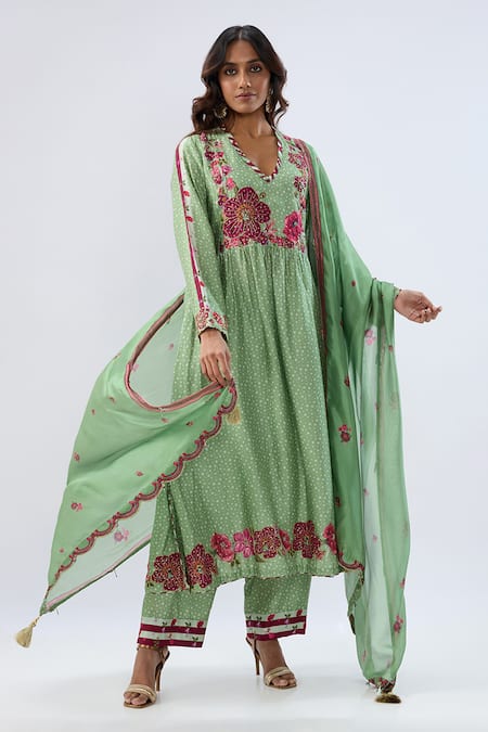 Shop_Label Niti Bothra_Green Tencel, Silk Beads, Sequins, Embroidery V-neck Floral Pattern Kurta Set _Online_at_Aza_Fashions