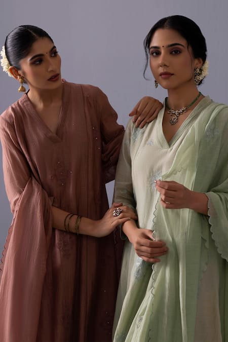 Label Shreya Sharma Brown Chanderi, Organza Embroidery, Sequins V-neck Ankita Kurta Set at Aza Fashions Label Shreya Sharma_Brown Chanderi, Organza Embroidery, Sequins V-neck Ankita Kurta Set _at_Aza_Fashions