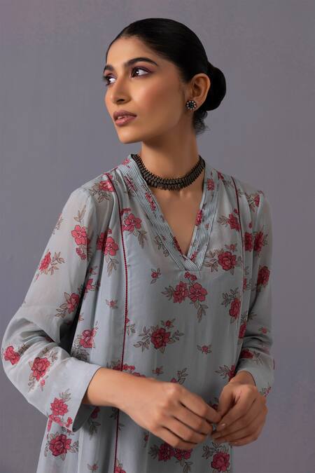 Buy_Label Shreya Sharma_Blue Crepe V-neck Thea Floral Print Kurta And Pant Set _Online_at_Aza_Fashions
