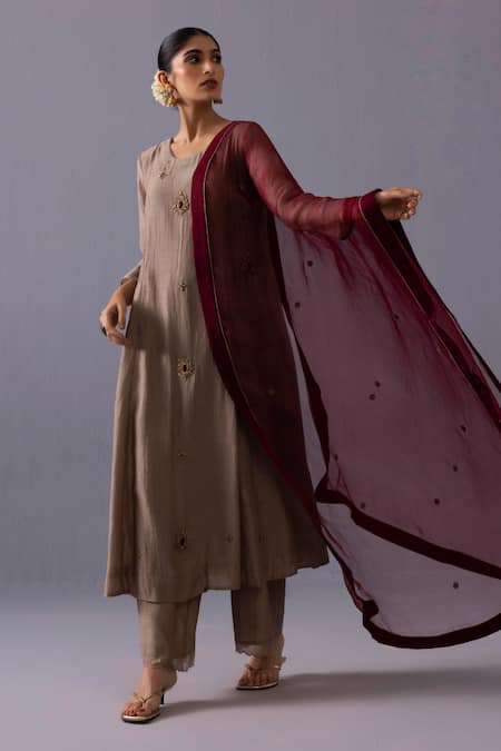 Buy_Label Shreya Sharma_Beige Chanderi, Organza Embroidery, Stones Round Neck Noor Placement Kurta Set _Online_at_Aza_Fashions