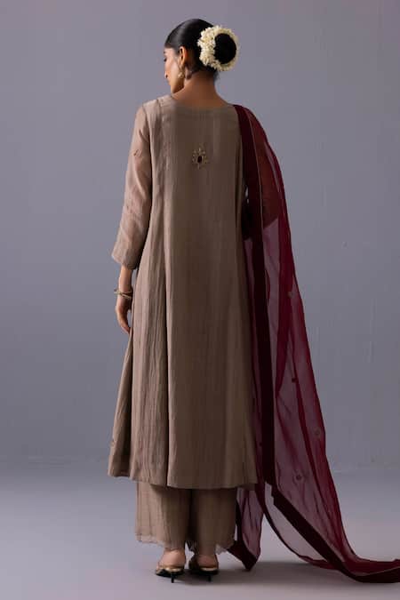 Label Shreya Sharma Noor Placement Embroidered Kurta Set 