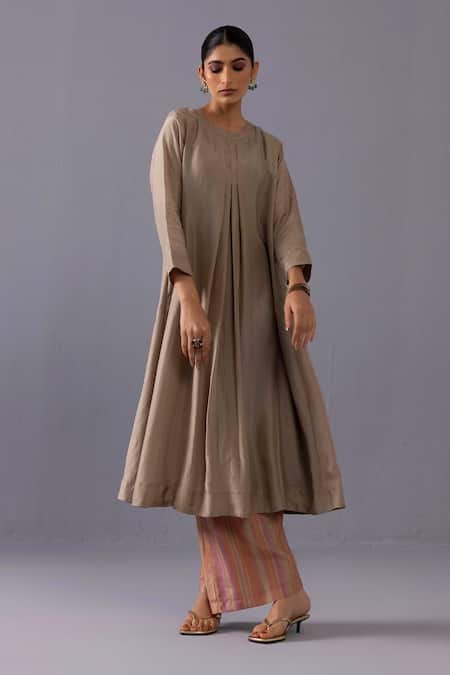 Label Shreya Sharma Maya Pintuck Kurta & Pant Set 