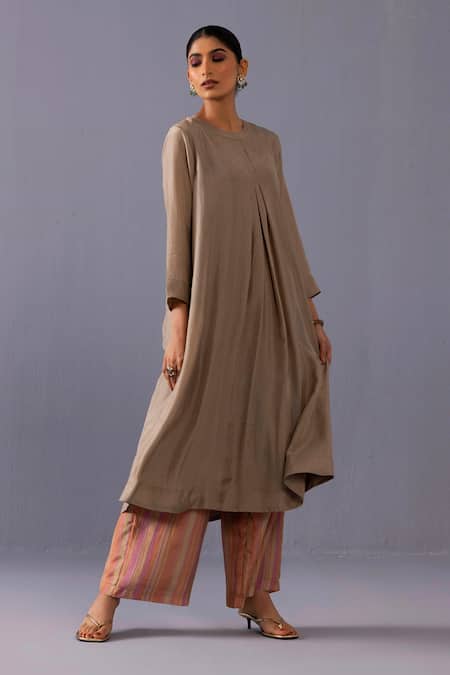 Buy_Label Shreya Sharma_Gray Silk, Cotton Round Neck Maya Pintuck Kurta And Pant Set 