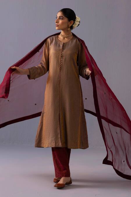 Shop_Label Shreya Sharma_Beige Chanderi, Organza Embroidery Round Neck Rashmi Kurta Set _Online_at_Aza_Fashions