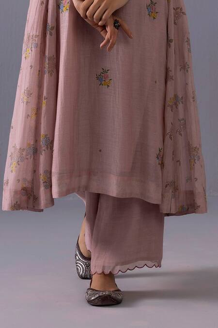 Label Shreya Sharma_Pink Chanderi Embroidery V-neck Sagarika Placement Kurta Set _Online_at_Aza_Fashions