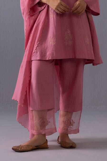 Label Shreya Sharma_Pink Chanderi Embroidery V-neck Aditi Kurta And Pant Set _Online_at_Aza_Fashions