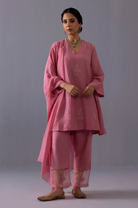 Buy_Label Shreya Sharma_Pink Chanderi Embroidery V-neck Aditi Kurta And Pant Set _Online_at_Aza_Fashions