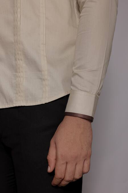 Lacquer Embassy_Off White Cotton Satin Embroidery, Zari Marwood Crest Placement Shirt _at_Aza_Fashions