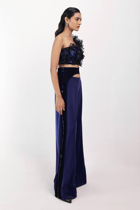 Siddhant Agrawal Black Crepe Fabric Flowers, Embroidery, Sequins One Shoulder Feralush Crest Top Online at Aza Fashions Siddhant Agrawal_Black Crepe Fabric Flowers, Embroidery, Sequins One Shoulder Feralush Crest Top _Online_at_Aza_Fashions