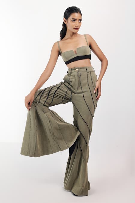 Siddhant Agrawal_Green Cotton V-neck Rawfern Sculpted Bralette _Online_at_Aza_Fashions
