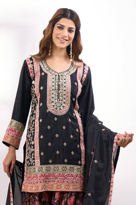 Shop_Alaya Advani_Black Georgette Embroidery V-neck Floret Kurta Sharara Set 