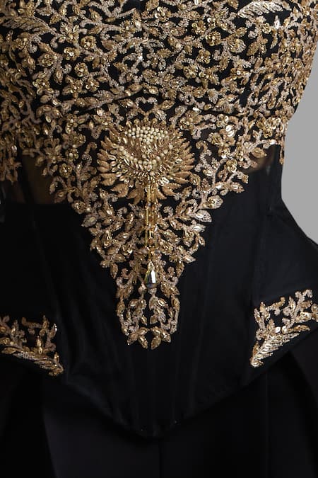 Shop Tarun Tahiliani Black Embroidery, Zari Sweetheart Neck Peplum Corset Trouser Set Online at Aza Fashions Shop_Tarun Tahiliani_Black Embroidery, Zari Sweetheart Neck Peplum Corset Trouser Set _Online_at_Aza_Fashions