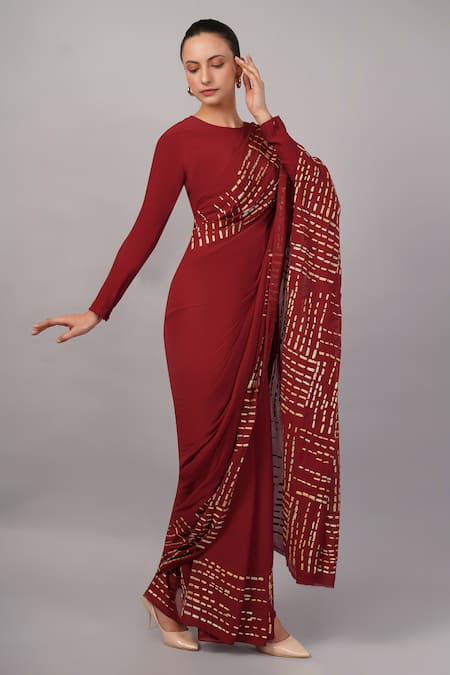 Abraham And Thakore_Maroon Viscose Georgette Gota Patti Dash Saree _Online_at_Aza_Fashions