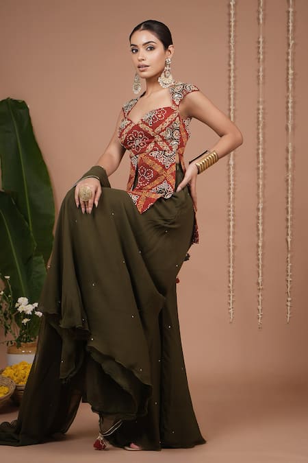 Ahi Clothing_Red Georgette Stones, Zari Sweetheart Neck Bandhani Print Kurta Set _Online_at_Aza_Fashions