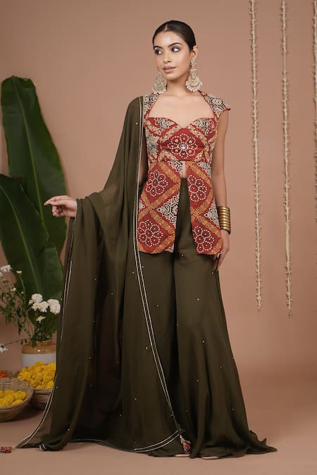 Ahi Clothing_Red Georgette Stones, Zari Sweetheart Neck Bandhani Print Kurta Set _at_Aza_Fashions