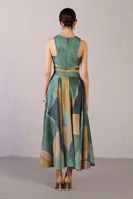 Clos Patch Top With Color Block Skirt 