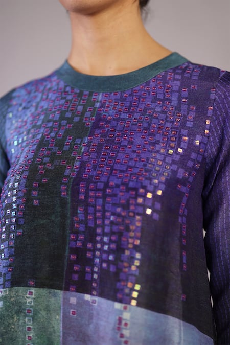 Clos_Green Dupion, Silk Sequins Round Neck Glint Pattern Kurta With Pant _Online_at_Aza_Fashions