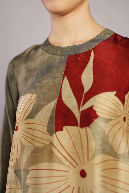 Shop_Clos_Wine Dupion, Silk Round Neck Botanica Pattern Kurta With Pant _Online_at_Aza_Fashions