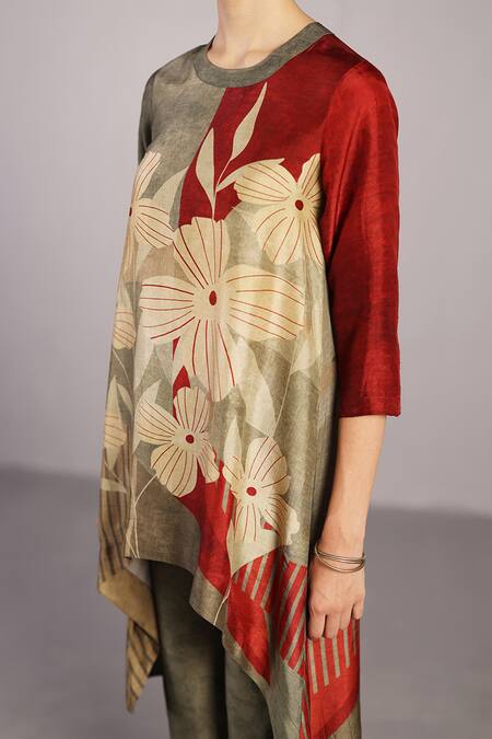 Clos_Wine Dupion, Silk Round Neck Botanica Pattern Kurta With Pant _at_Aza_Fashions