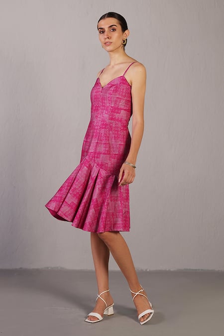 Buy_Clos_Magenta Dupion, Silk Sweetheart Neck Matrix Dress _Online_at_Aza_Fashions